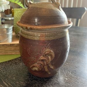 Beautiful decorative pottery w/lid, signed